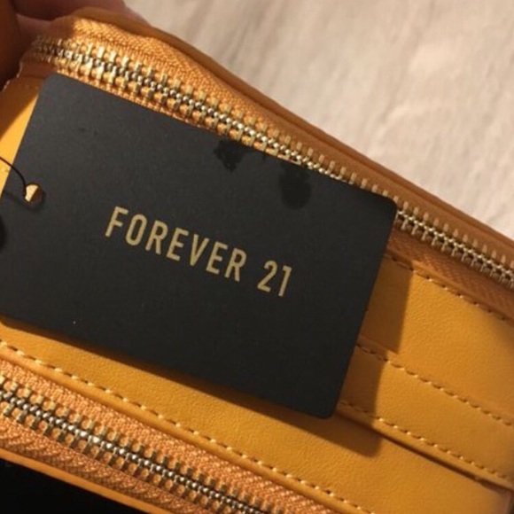 Forever21 cross body purse - Picture 4 of 4